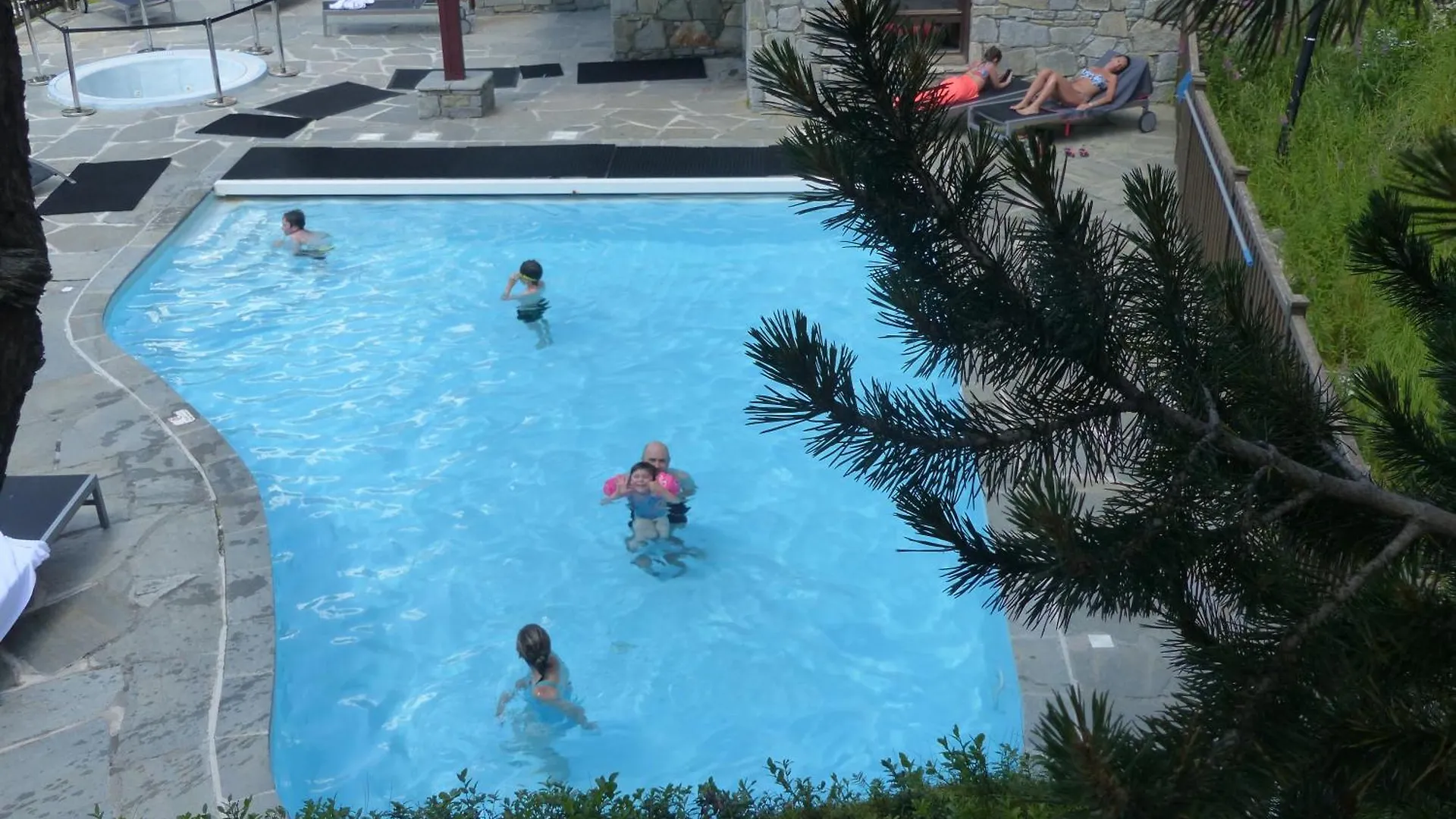 Daire Le Grand Ours - Ski In Ski Out 4 Bed Chalet, Arc 1950 Les Arcs